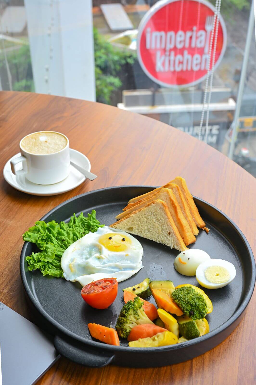 Breakfast plate at Imperial Kitchen Kowdiar, Trivandrum